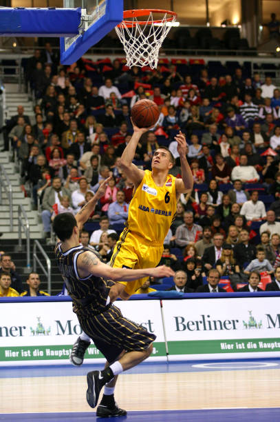 并辗转加盟 并辗转加盟