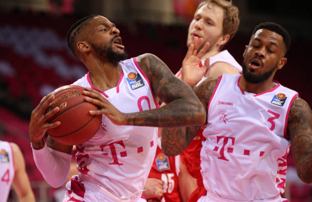 足球衔接成 足球衔接成