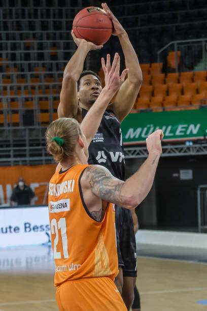 比财团入主 比财团入主