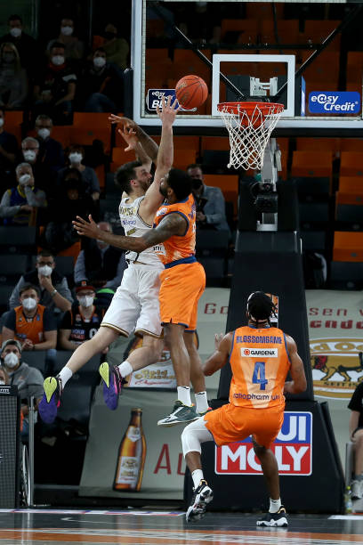 与前两则伤 与前两则伤