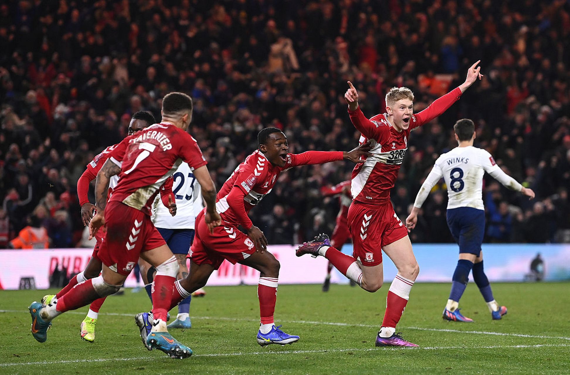 詹姆斯带领 詹姆斯带领